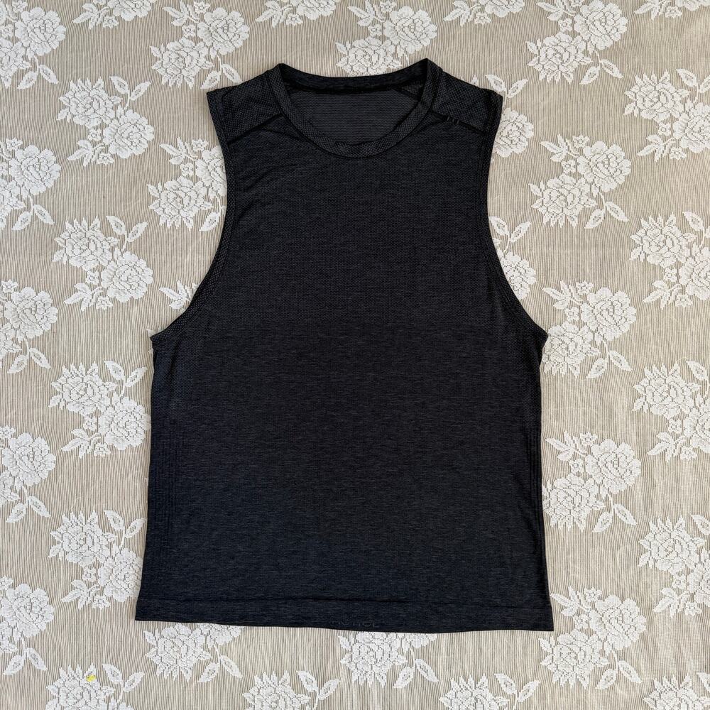 Lululemon Men’s Charcoal Gray Sleeveless Workout Tank Size M